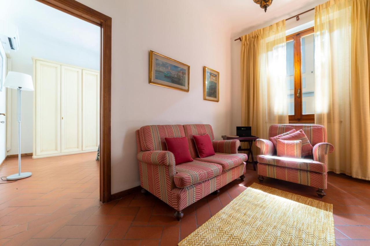 110 Sqm Apartment 6 Sleeps In Santa Croce Florença Exterior foto