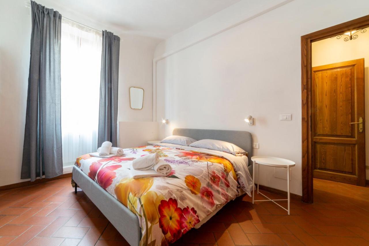 110 Sqm Apartment 6 Sleeps In Santa Croce Florença Exterior foto