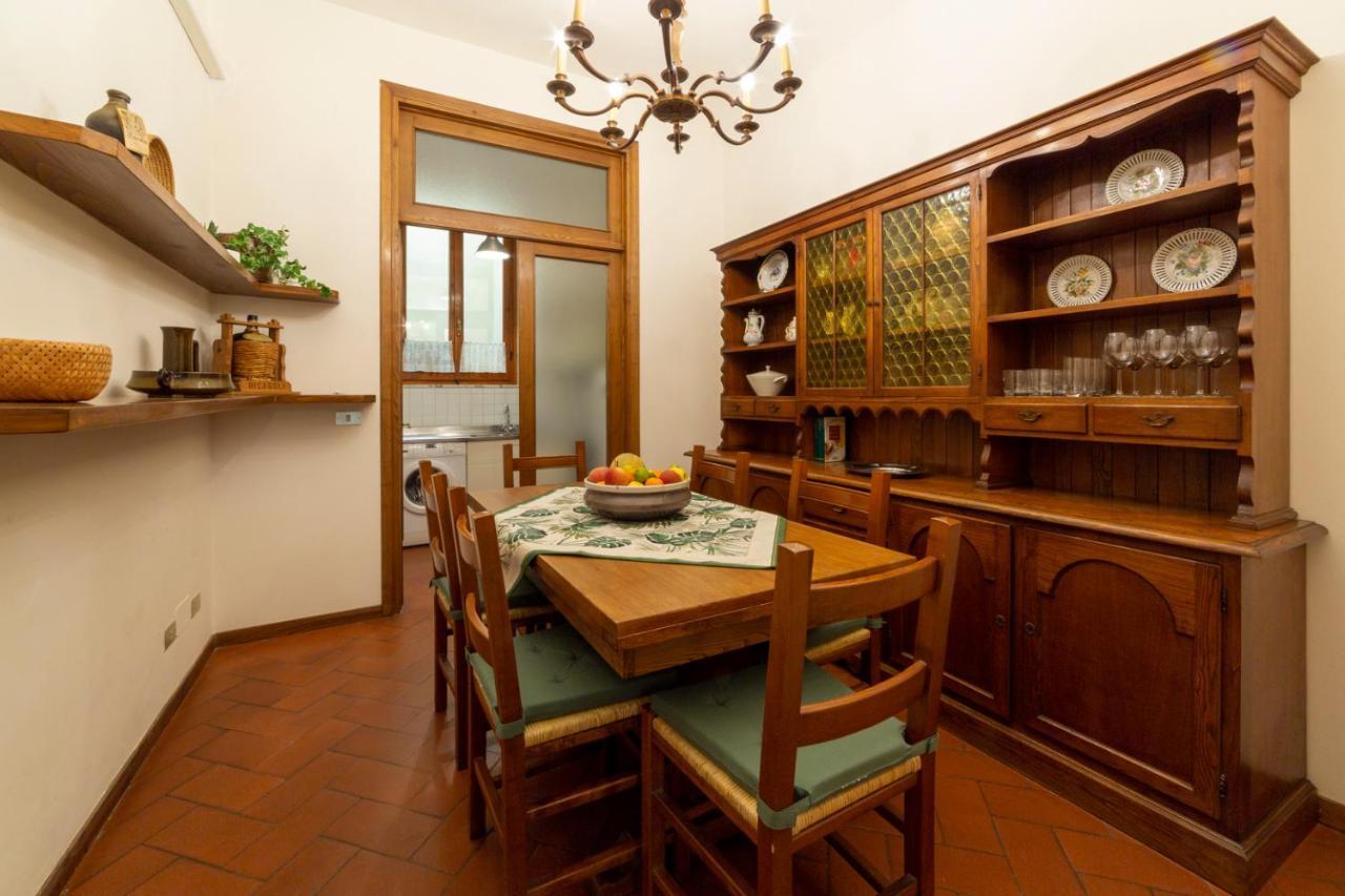 110 Sqm Apartment 6 Sleeps In Santa Croce Florença Exterior foto