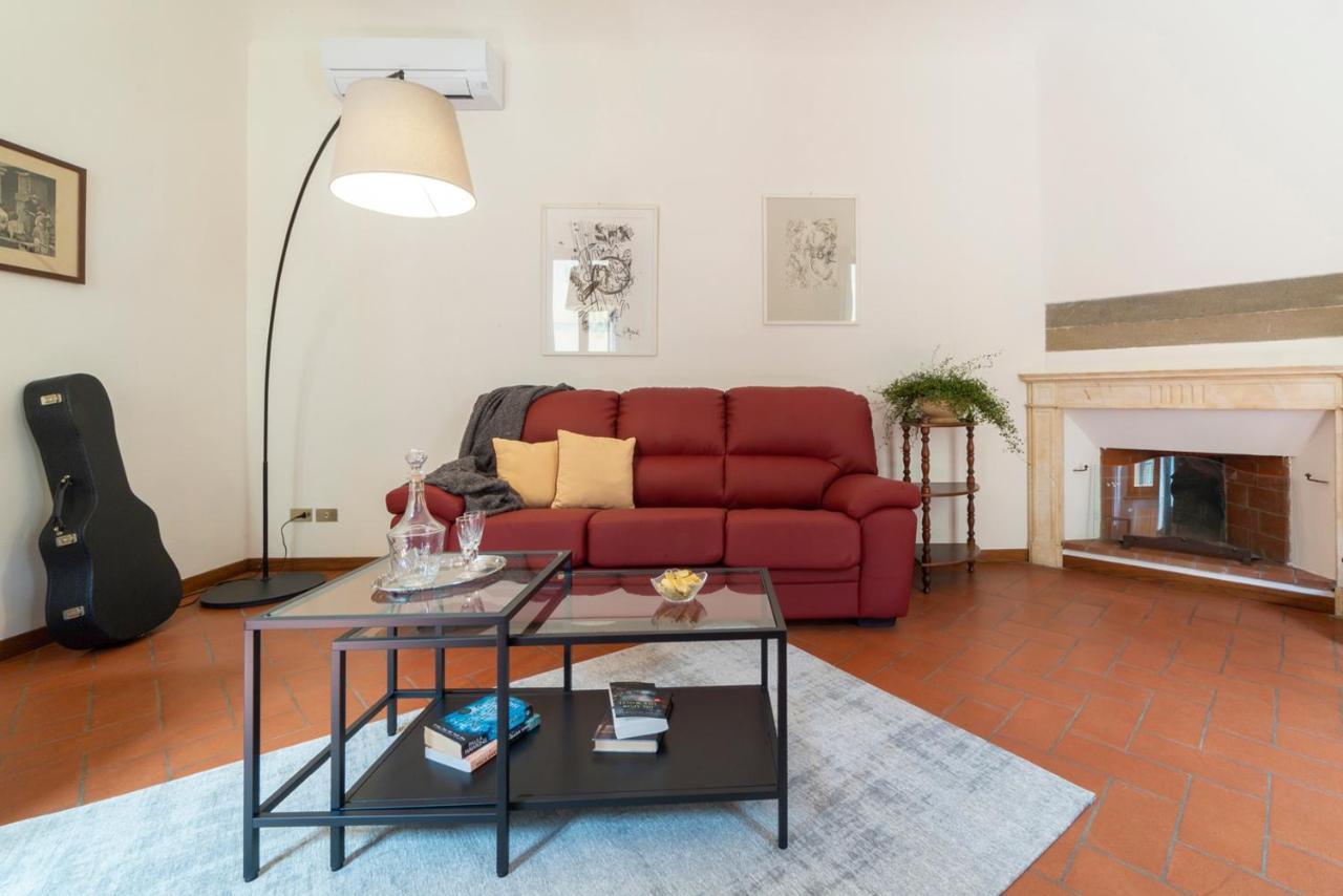 110 Sqm Apartment 6 Sleeps In Santa Croce Florença Exterior foto