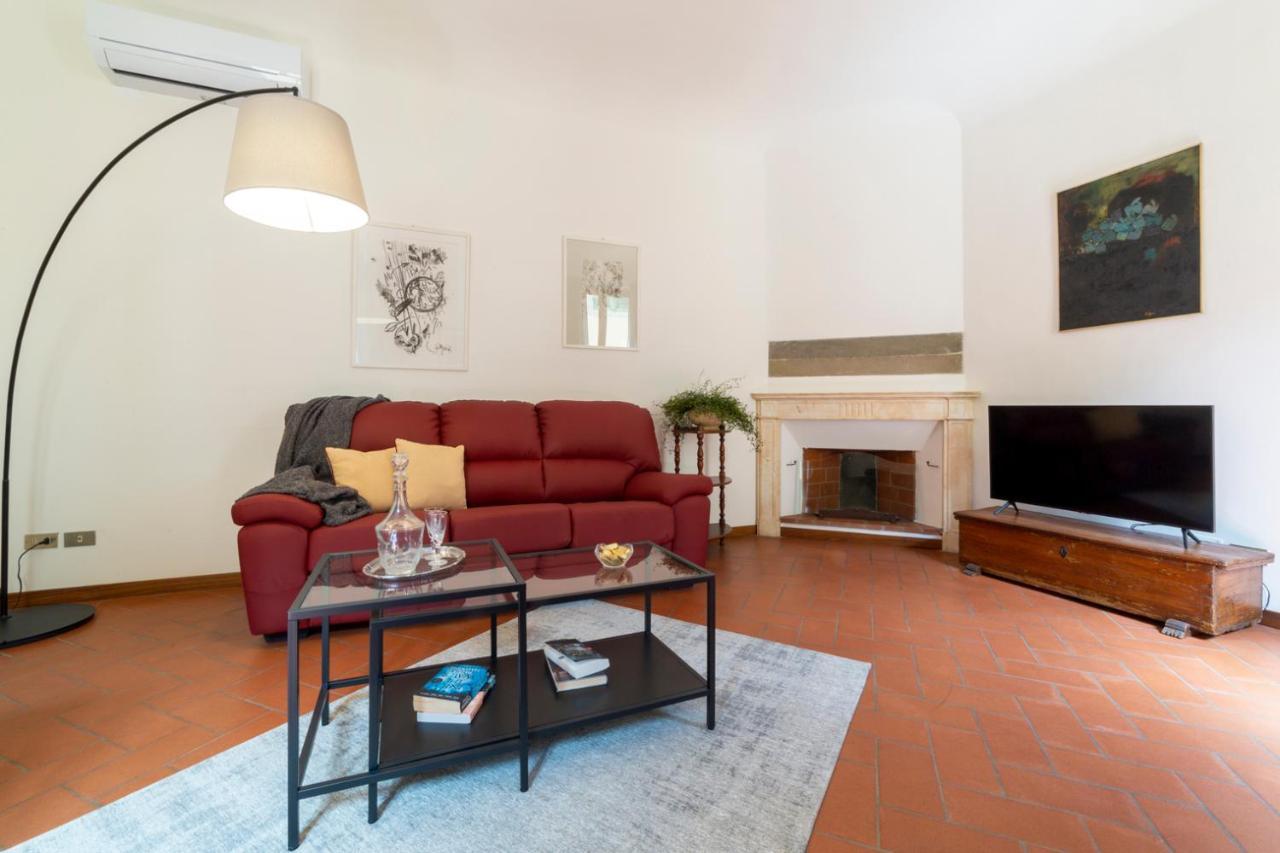 110 Sqm Apartment 6 Sleeps In Santa Croce Florença Exterior foto