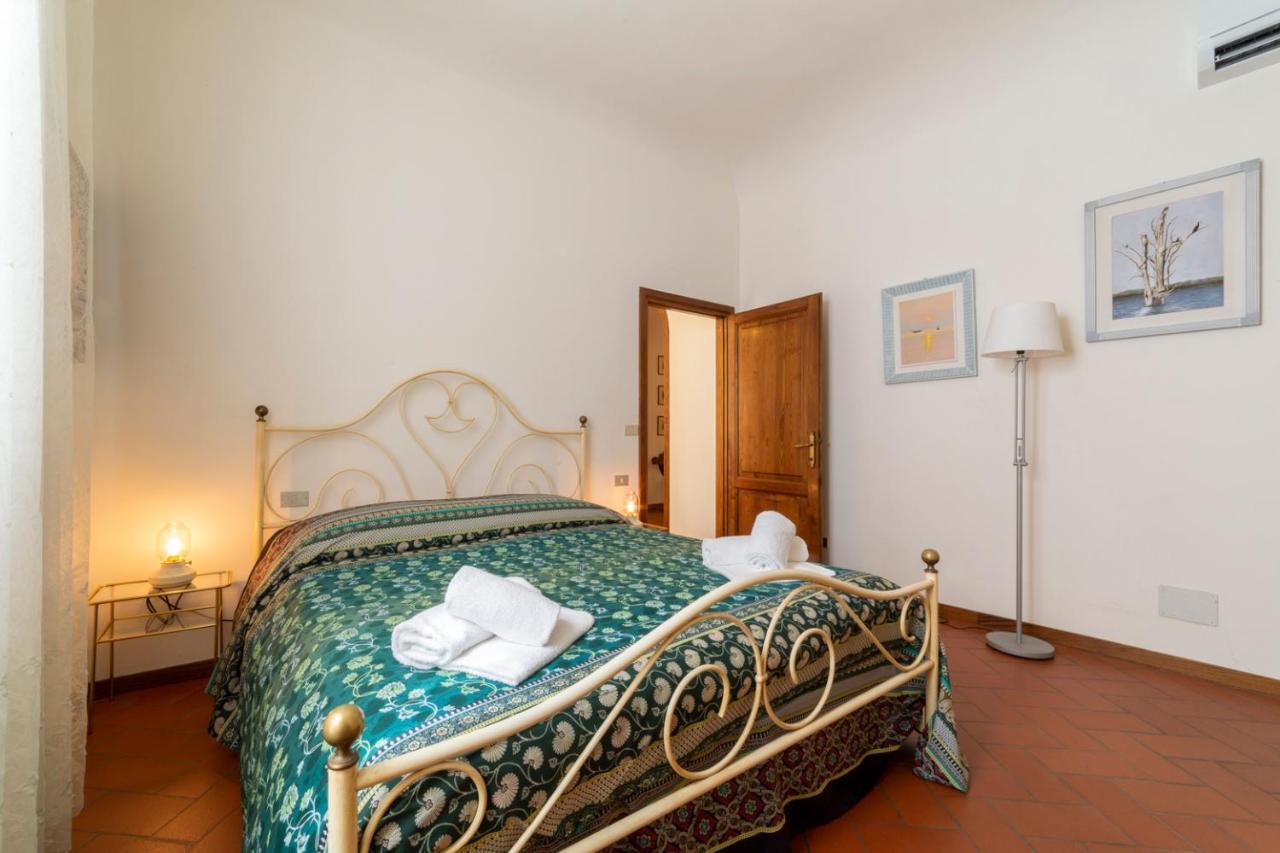 110 Sqm Apartment 6 Sleeps In Santa Croce Florença Exterior foto